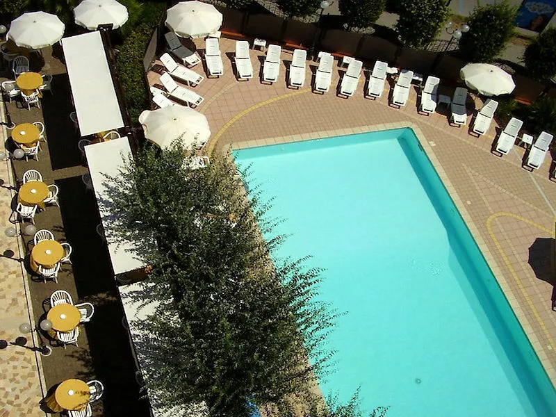 Hotel Nettuno Cervia 4*,