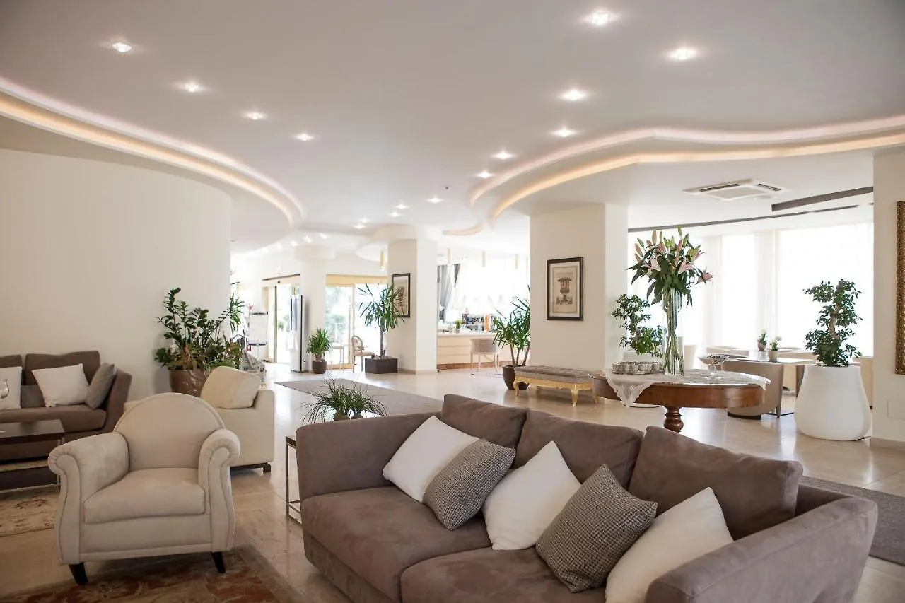 Hotel Nettuno Cervia Italia