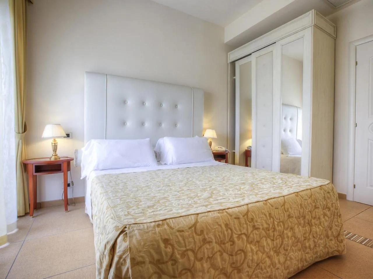 קרביה Hotel Nettuno